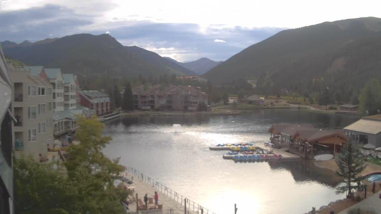 Webcam Keystone: Lakeside village