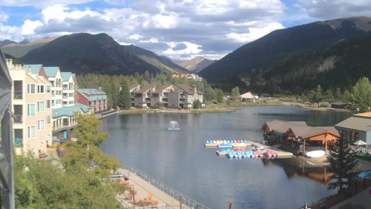 Webcam Keystone: Lakeside village