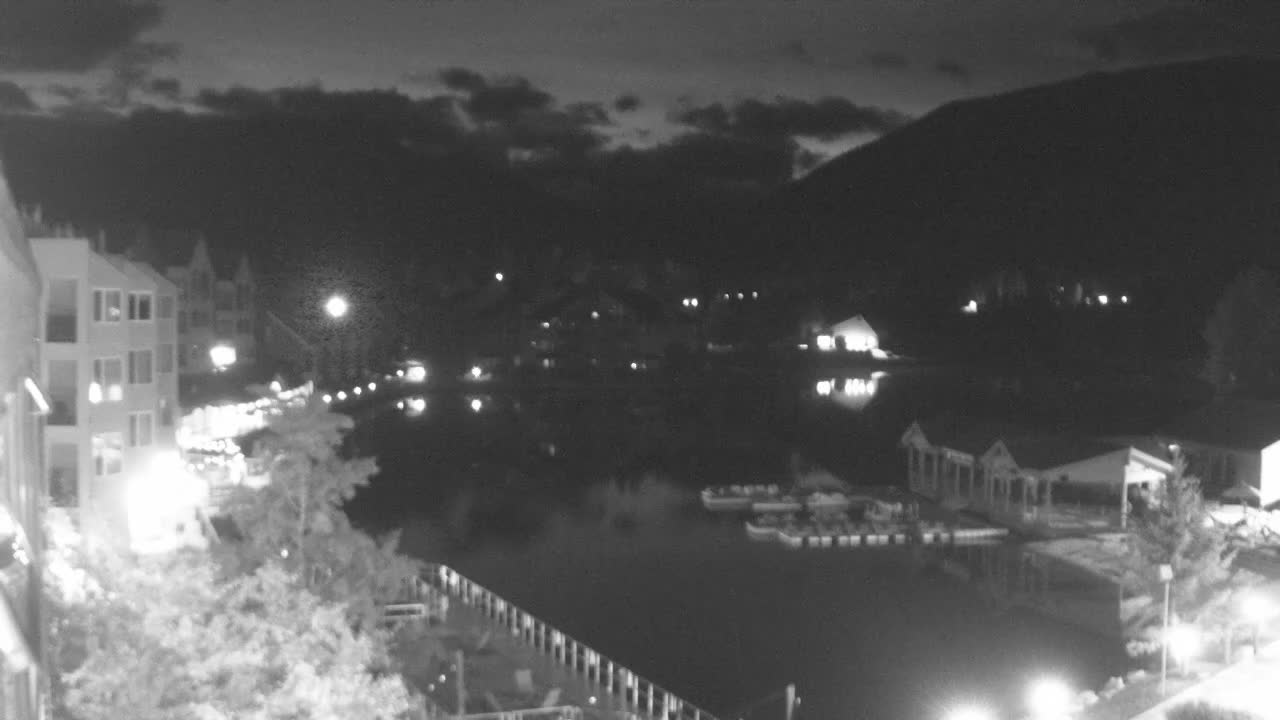 Webcam Keystone: Lakeside village