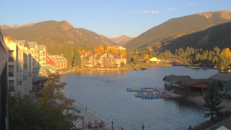 Webcam Keystone: Lakeside village
