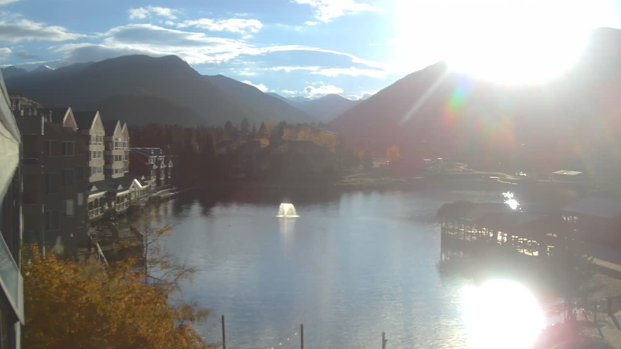 Webcam Keystone: Lakeside village