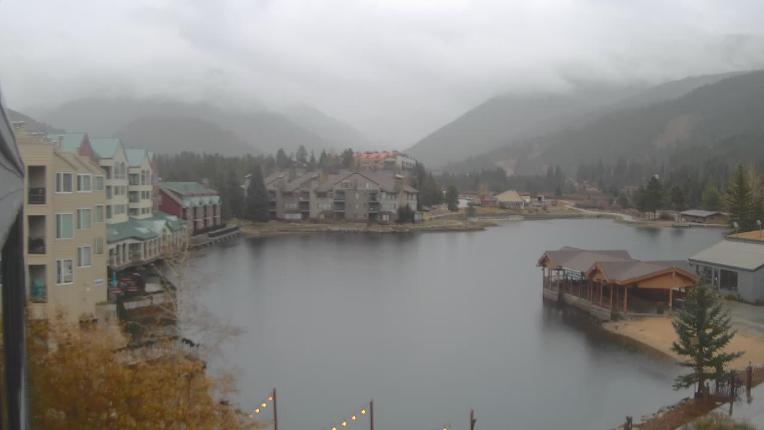 Webcam Keystone: Lakeside village