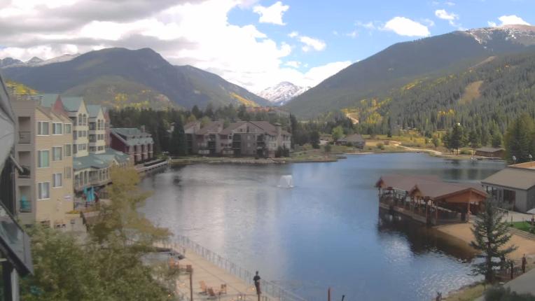 Webcam Keystone: Lakeside village