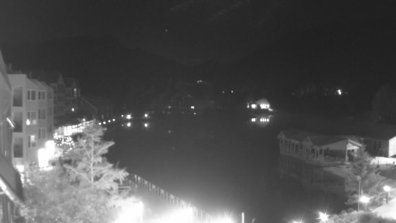 Webcam Keystone: Lakeside village
