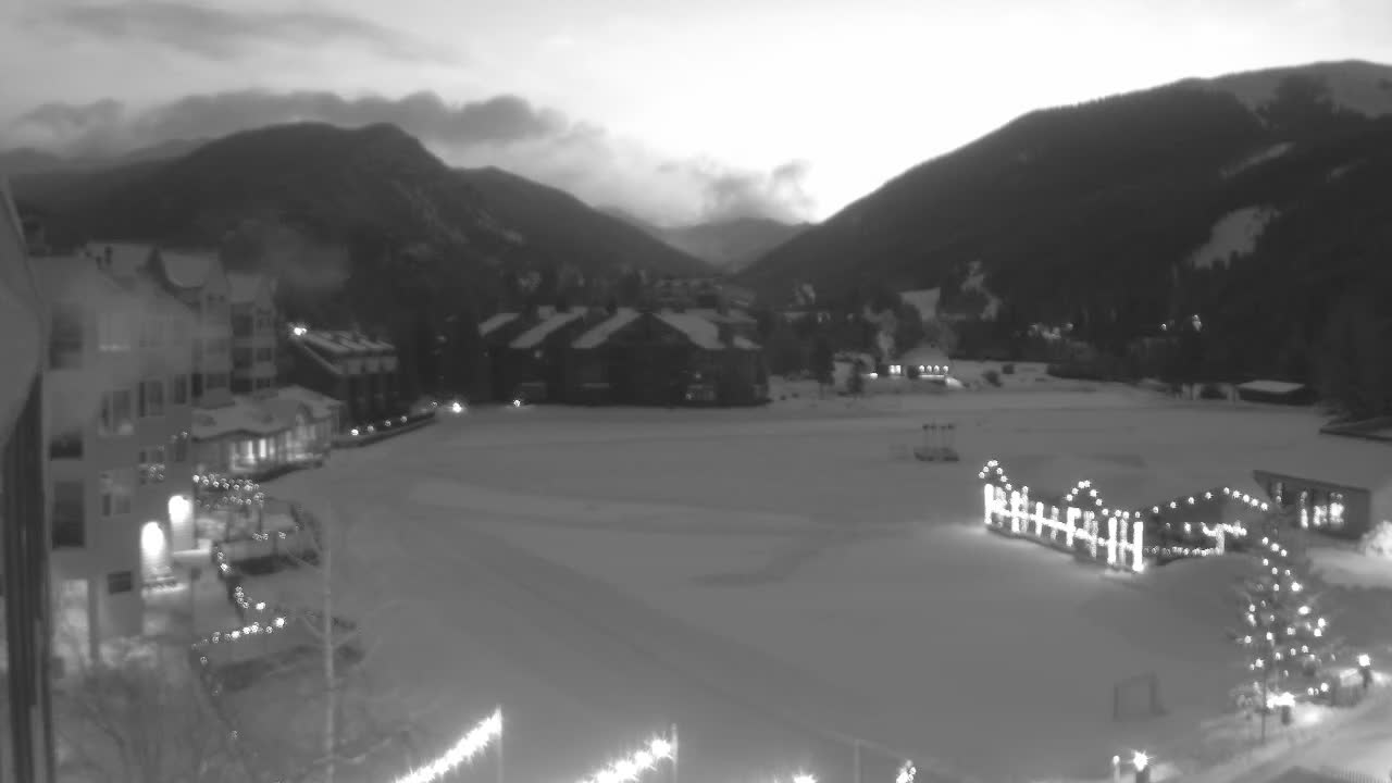 Webcam Keystone: Lakeside village