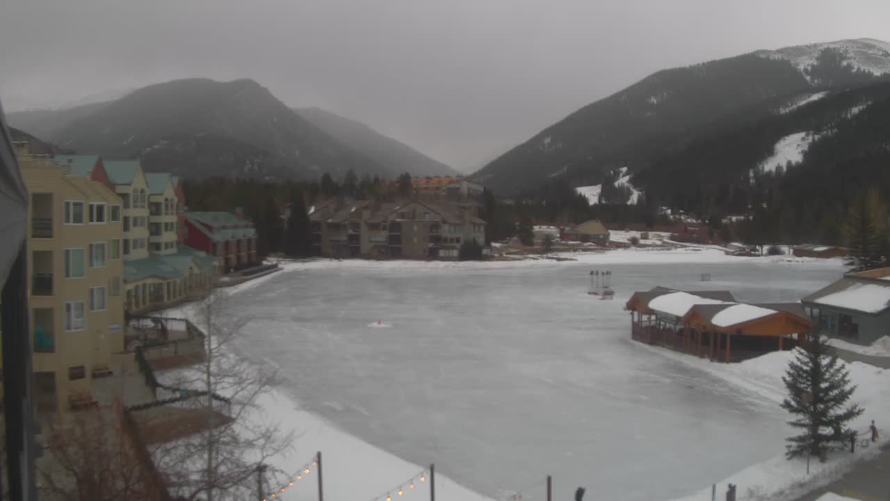 Webcam Keystone: Lakeside village