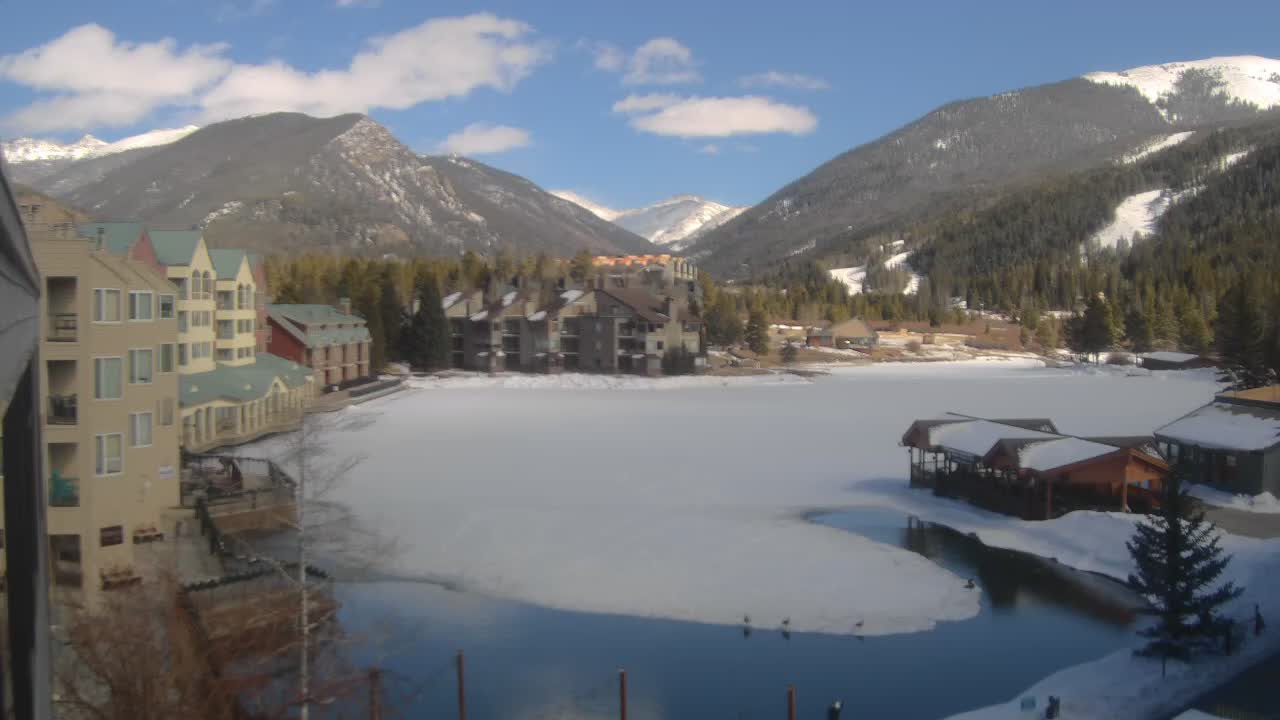 Webcam Keystone: Lakeside village