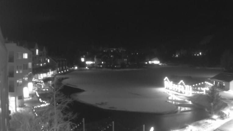 Webcam Keystone: Lakeside village