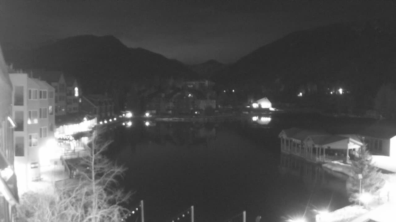 Webcam Keystone: Lakeside village