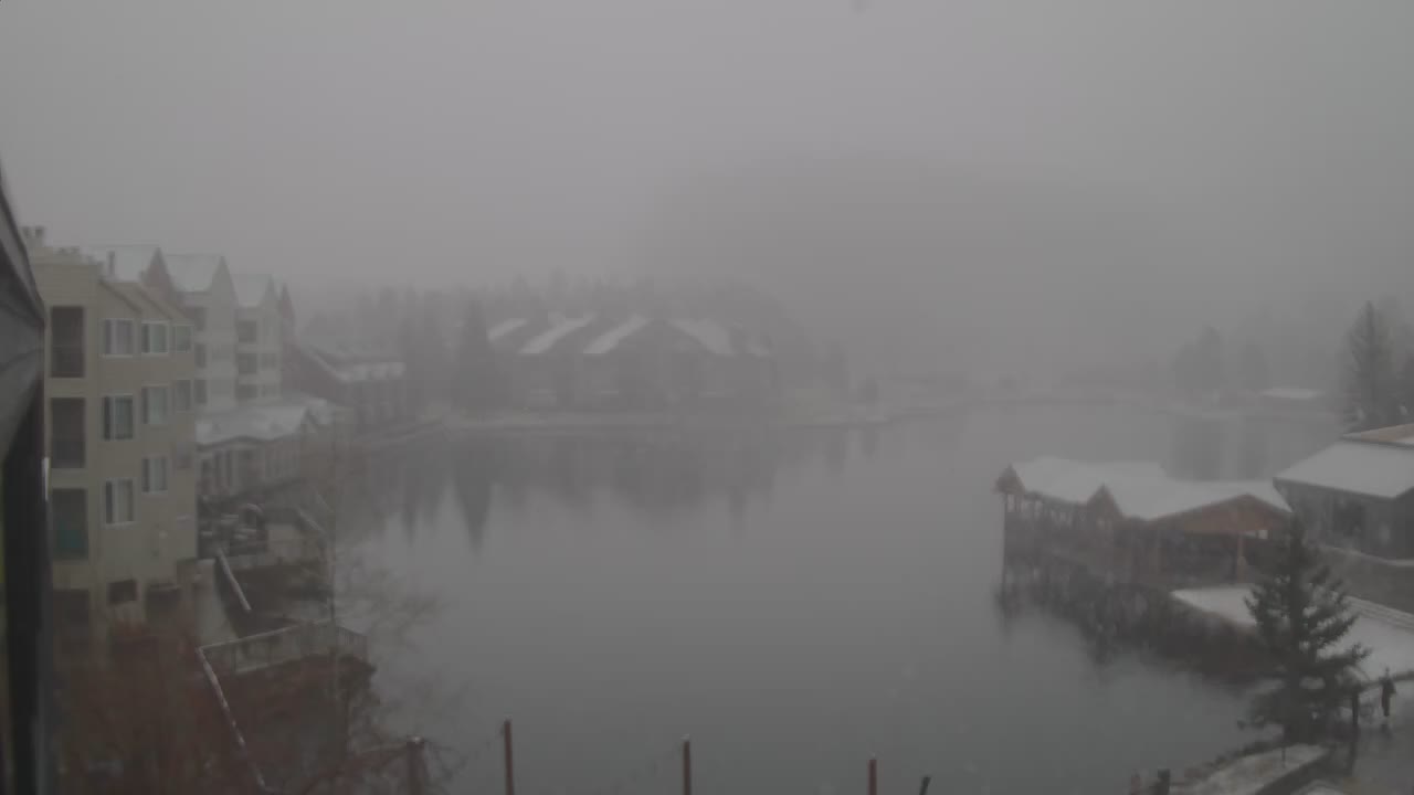 Webcam Keystone: Lakeside village