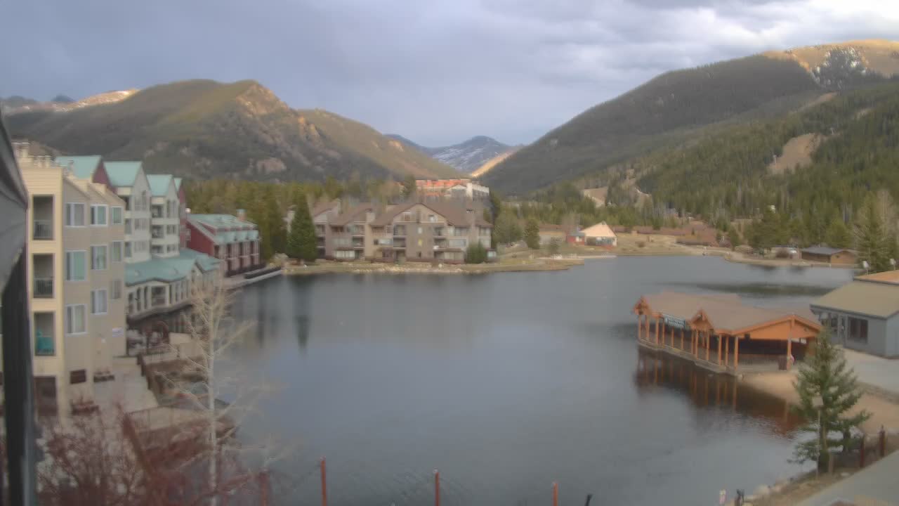 Webcam Keystone: Lakeside village