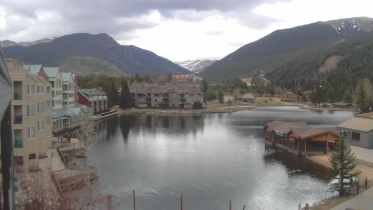 Webcam Keystone: Lakeside village