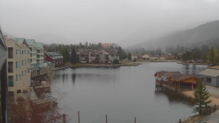 Webcam Keystone: Lakeside village