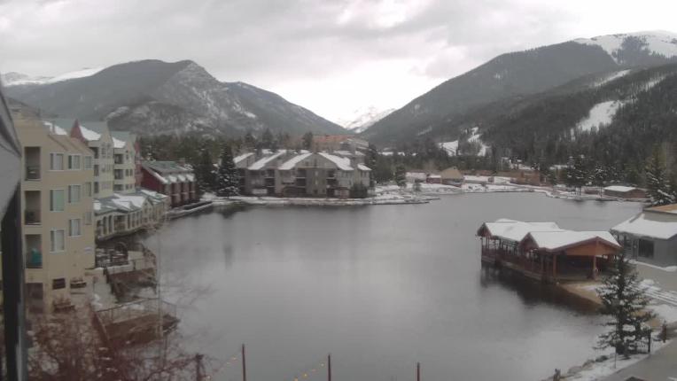 Webcam Keystone: Lakeside village
