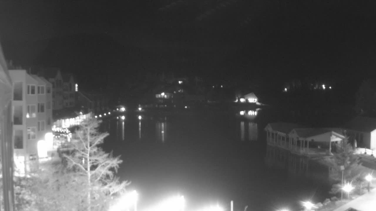 Webcam Keystone: Lakeside village