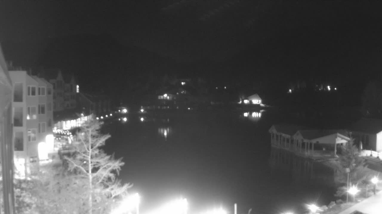 Webcam Keystone: Lakeside village