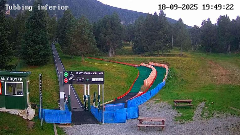 Webcam La Molina: Tubbing i cinta