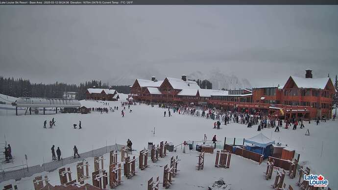 Webcam Lake Louise: Lodge of ten peaks