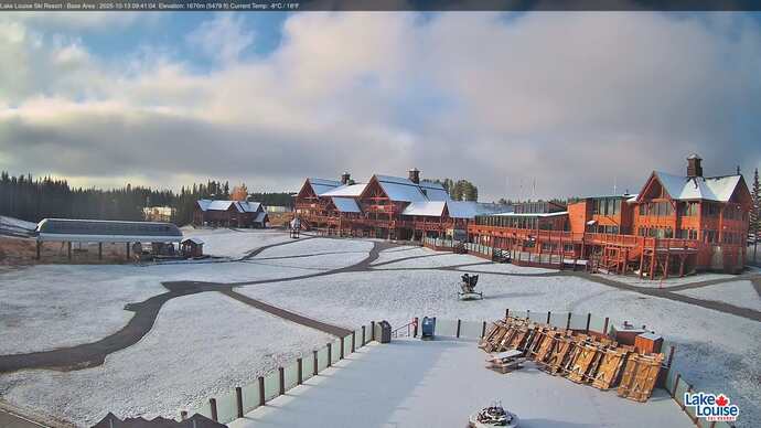 Webcam Lake Louise: Lodge of ten peaks