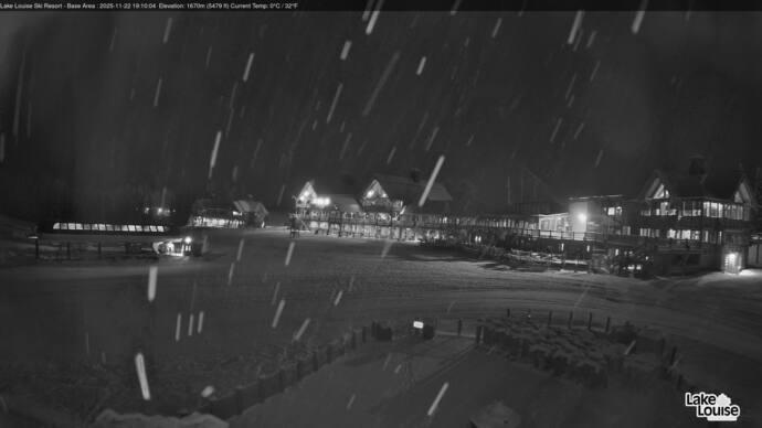 Webcam Lake Louise: Lodge of ten peaks