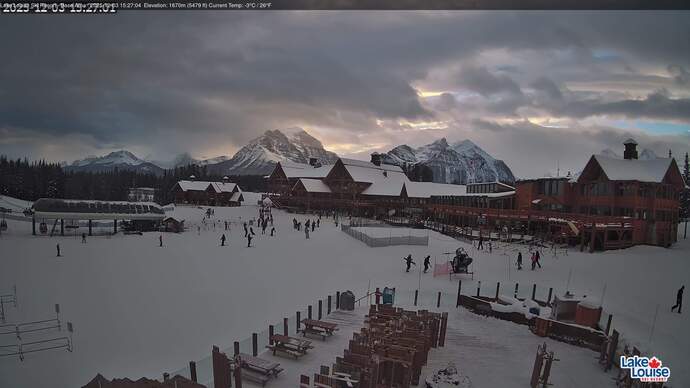 Webcam Lake Louise: Lodge of ten peaks