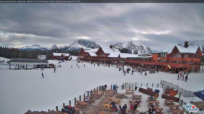 Webcam Lake Louise: Lodge of ten peaks