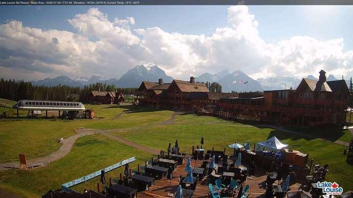 Webcam Lake Louise: Lodge of ten peaks