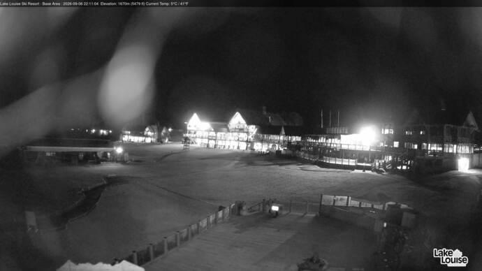 Webcam Lake Louise: Lodge of ten peaks