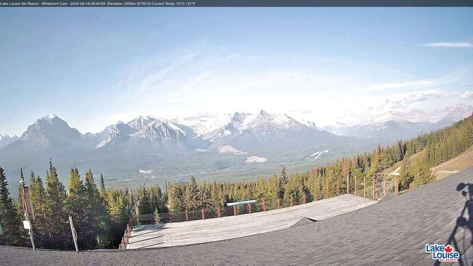 Webcam Lake Louise: Whitehorn Bistro Patio