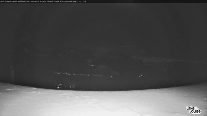Webcam Lake Louise: Whitehorn Bistro Patio