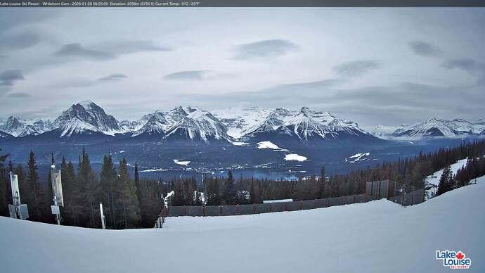 Webcam Lake Louise: Whitehorn Bistro Patio