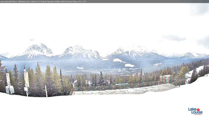Webcam Lake Louise: Whitehorn Bistro Patio