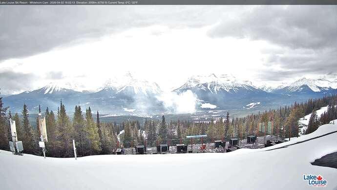 Webcam Lake Louise: Whitehorn Bistro Patio