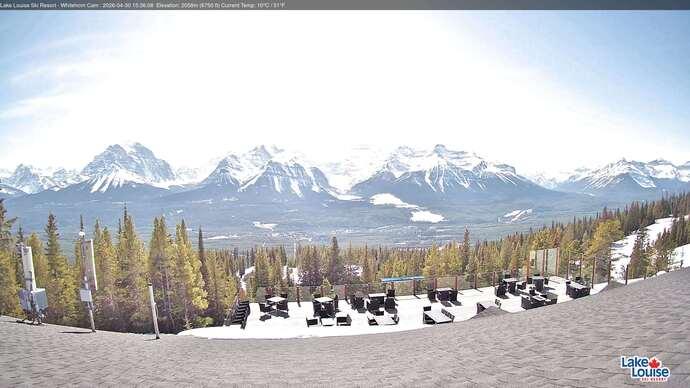 Webcam Lake Louise: Whitehorn Bistro Patio