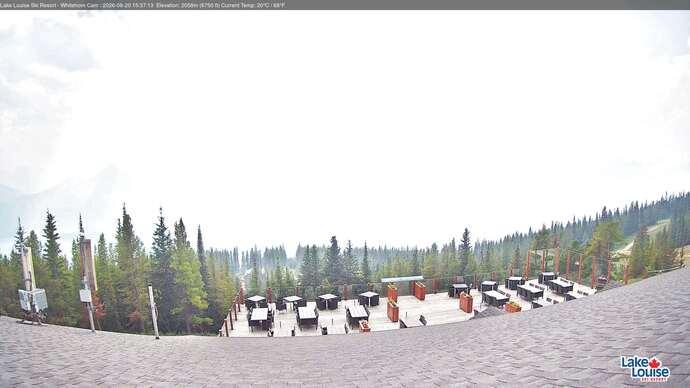 Webcam Lake Louise: Whitehorn Bistro Patio