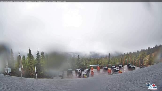 Webcam Lake Louise: Whitehorn Bistro Patio