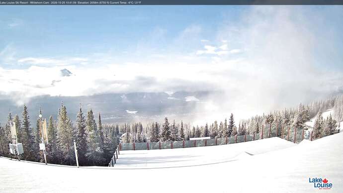 Webcam Lake Louise: Whitehorn Bistro Patio