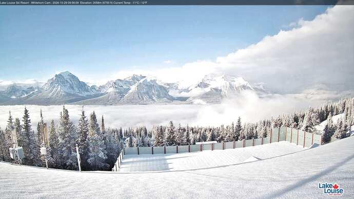 Webcam Lake Louise: Whitehorn Bistro Patio