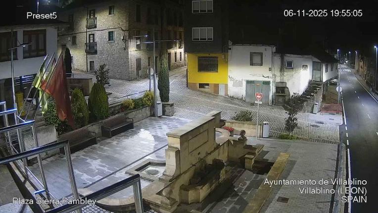 Webcam Leitariegos: Plaza Sierra Pambley