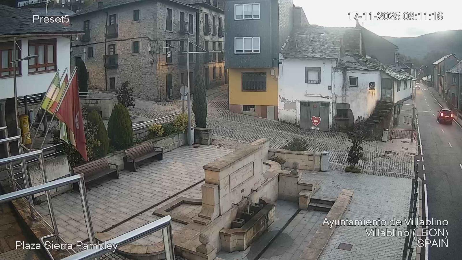 Webcam Leitariegos: Plaza Sierra Pambley