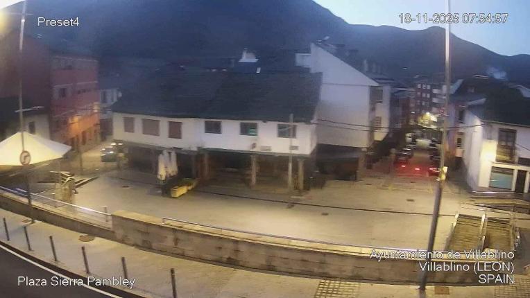 Webcam Leitariegos: Plaza Sierra Pambley