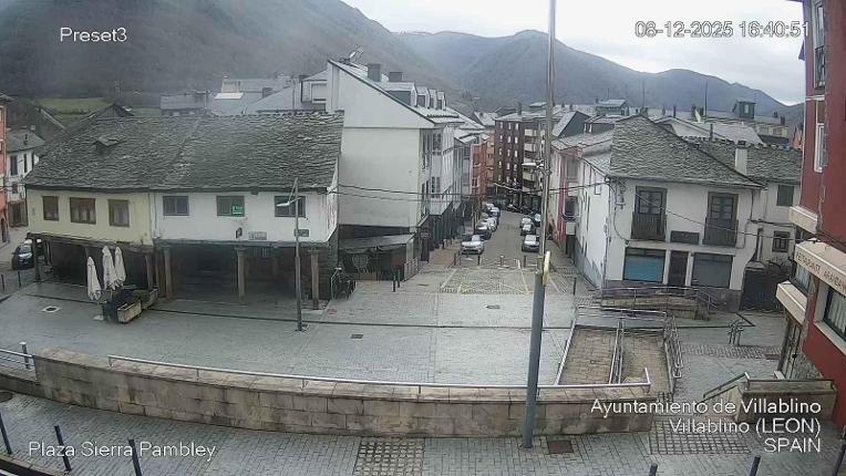 Webcam Leitariegos: Plaza Sierra Pambley