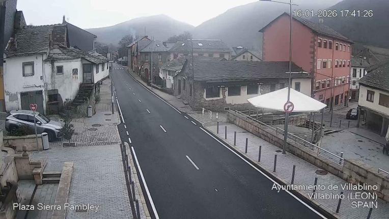 Webcam Leitariegos: Plaza Sierra Pambley