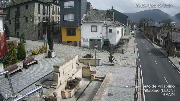 Webcam Leitariegos: Plaza Sierra Pambley
