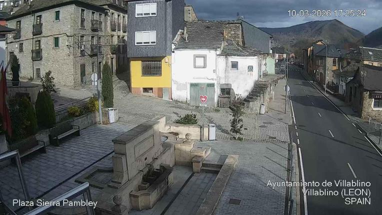 Webcam Leitariegos: Plaza Sierra Pambley