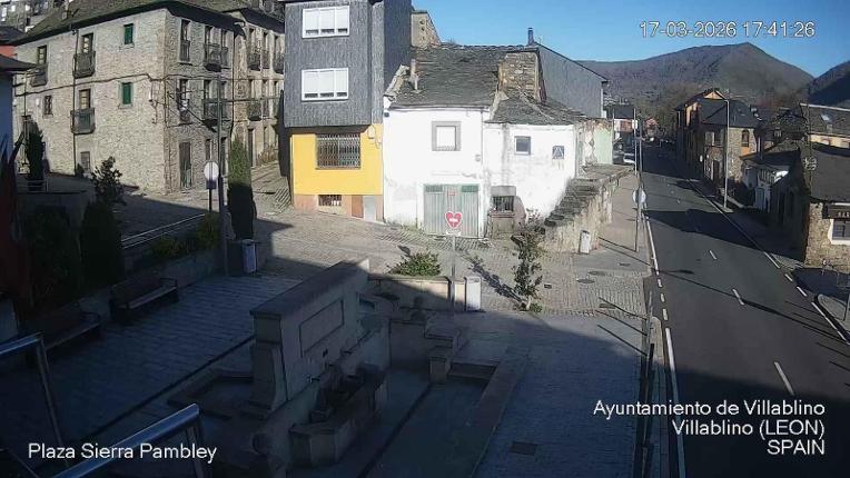 Webcam Leitariegos: Plaza Sierra Pambley