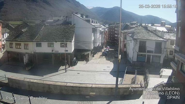 Webcam Leitariegos: Plaza Sierra Pambley