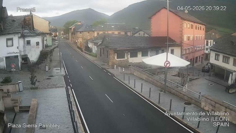 Webcam Leitariegos: Plaza Sierra Pambley