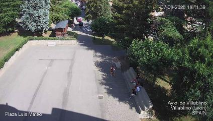 Leitariegos: Plaza de Luis Mateo (aytovillablino.com)