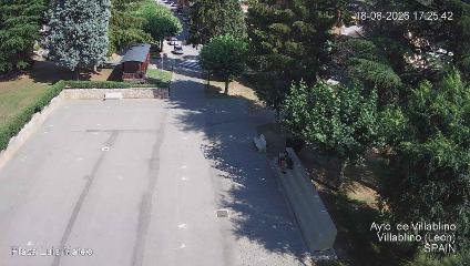 Leitariegos: Plaza de Luis Mateo (aytovillablino.com)
